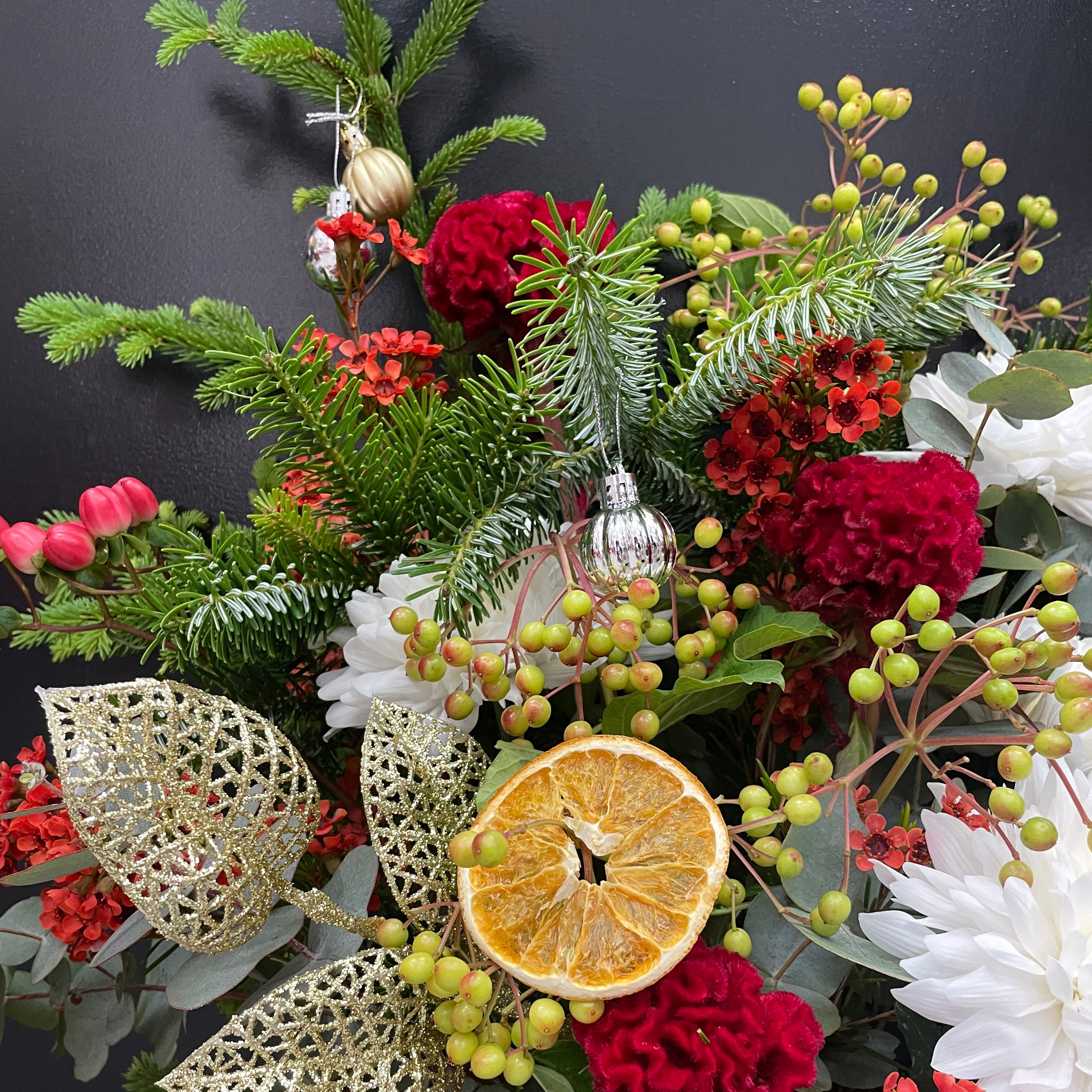 Christmas Table Arrangement - The Bloom Room 
