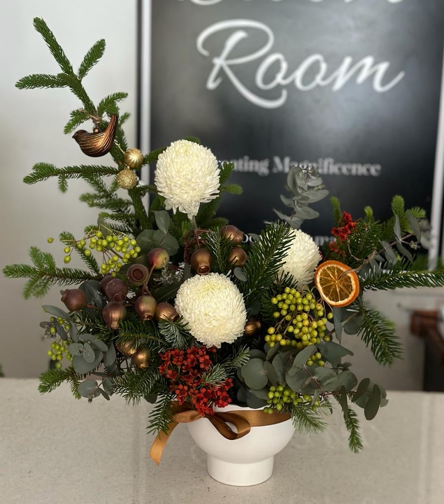 Christmas Table Arrangement - The Bloom Room 