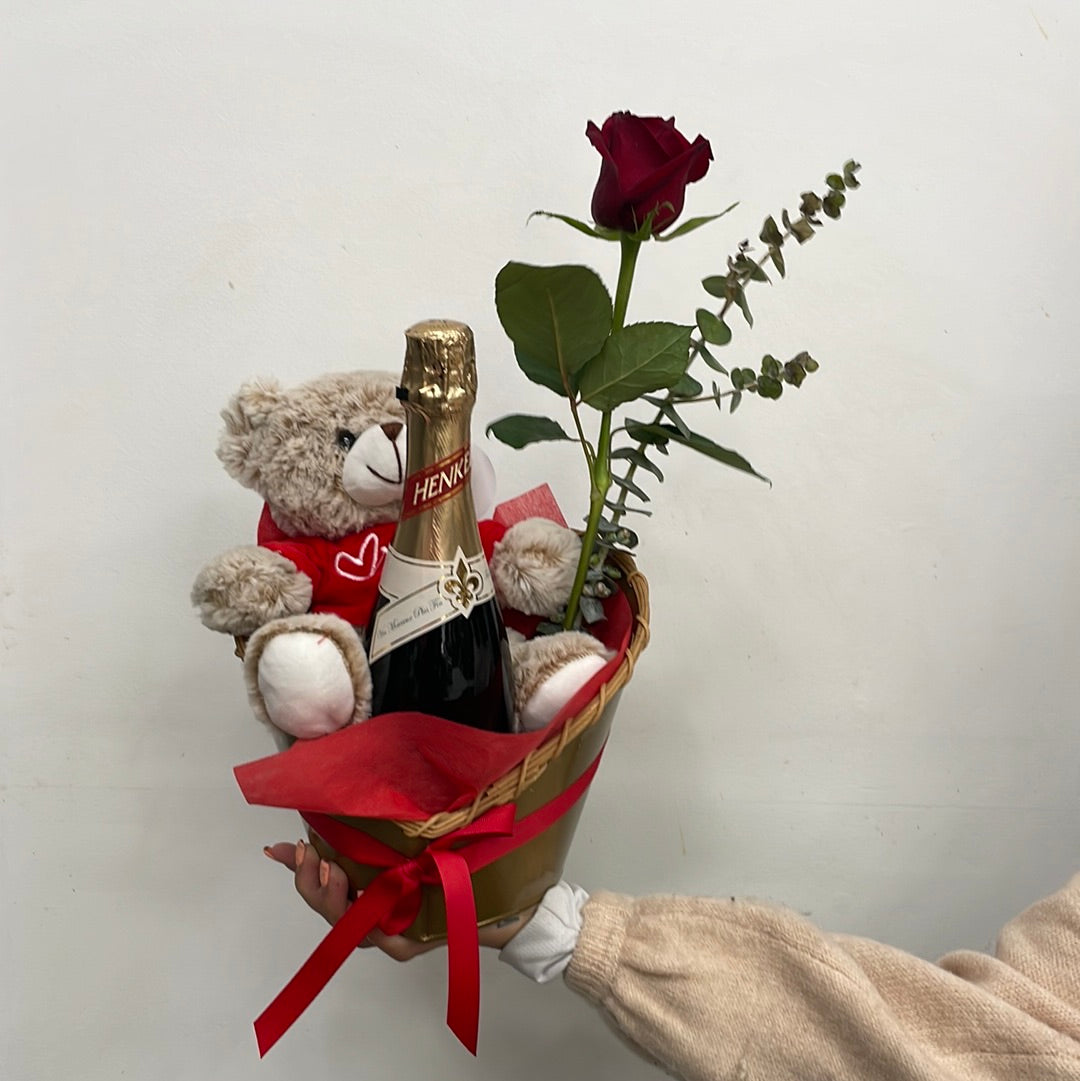 Love Heart Gift Box - The Bloom Room 