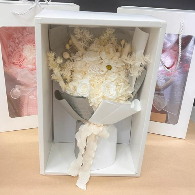 Preserved Bouquet Gift Box - The Bloom Room 